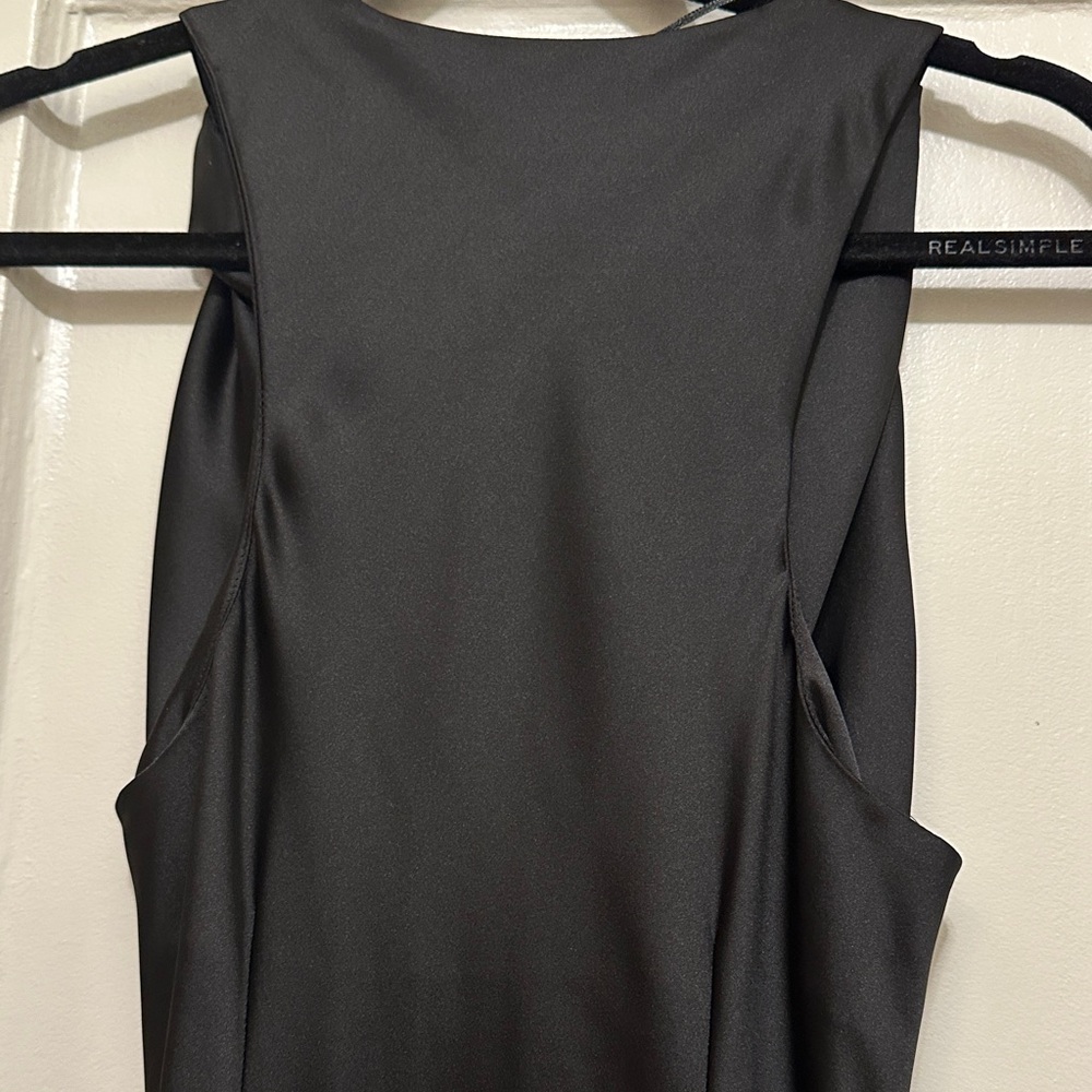 Elegant Black Dress - Picture 7 of 11
